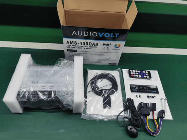 DAB / BT autoradio Volvo XC70 2007-2011 | 4&times;50 watt | multicolor | Audiovolt AMS-450DAB